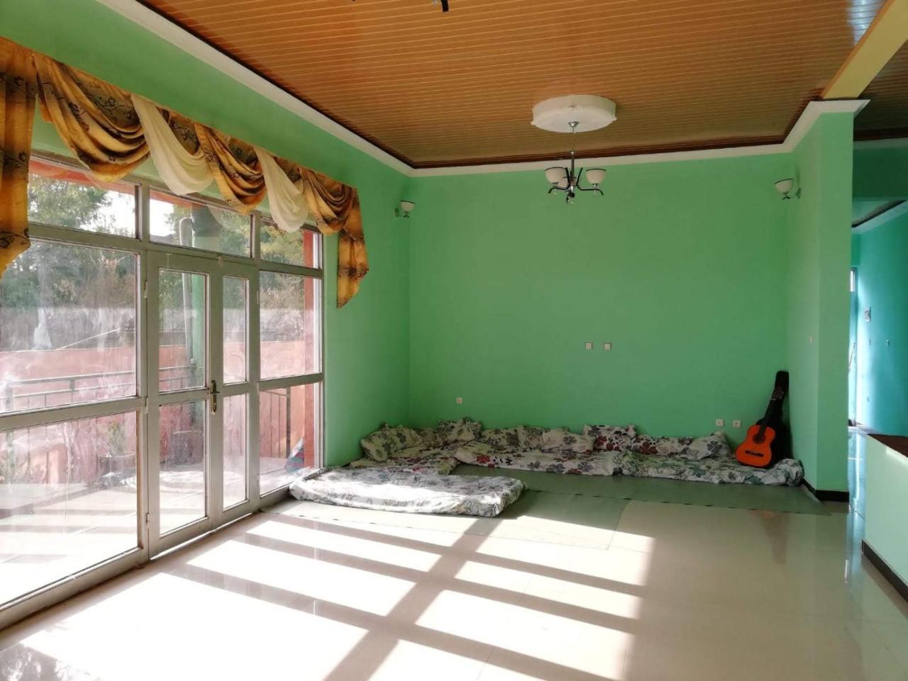 Gondar Backpackers Hostel Bagian luar foto